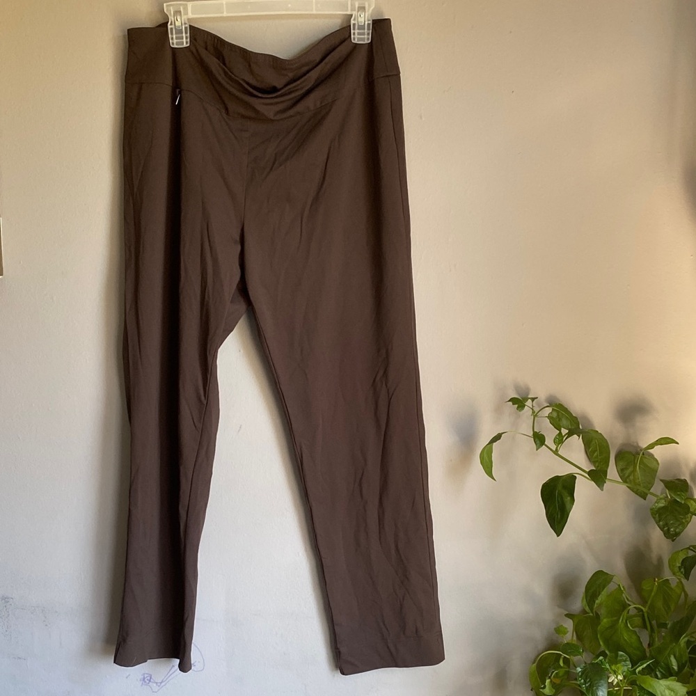 Elegant Brown Women's Trousers - Picture 2 of 6